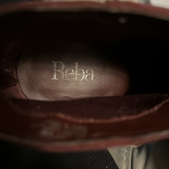 REBA Zabrina burgundy suede back zipper cabochon detailing booties boots Sz 9 - Picture 8 of 9